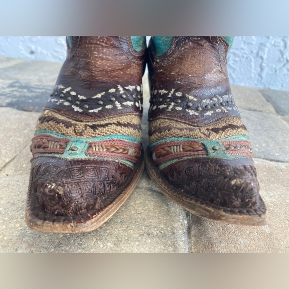 Aztec Style Cowgirl Boots - Picture 5 of 10
